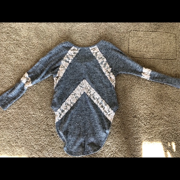 Small Free People Long Sleeve - Picture 2 of 2
